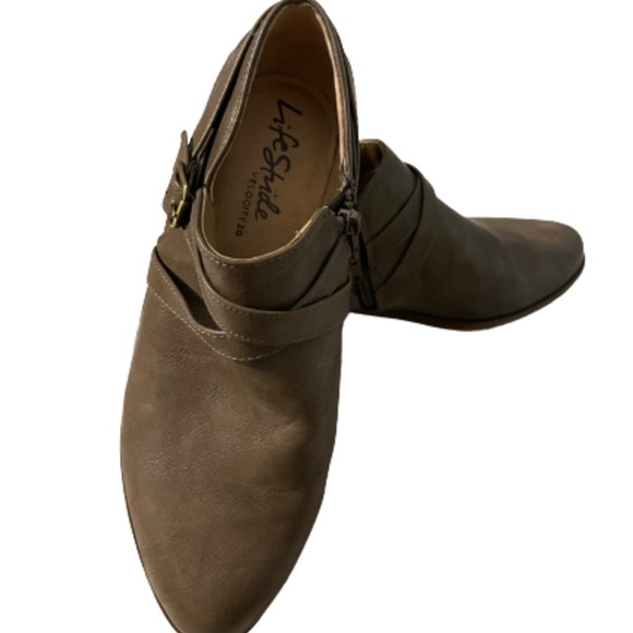 Life Stride Velocity 30 Women’s Buckle Accent Almond Toe Block Heel Bootie - Picture 6 of 15